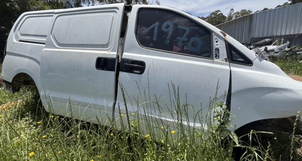 Repuestos de Hyundai H1 por PARTES / REPUESTOS